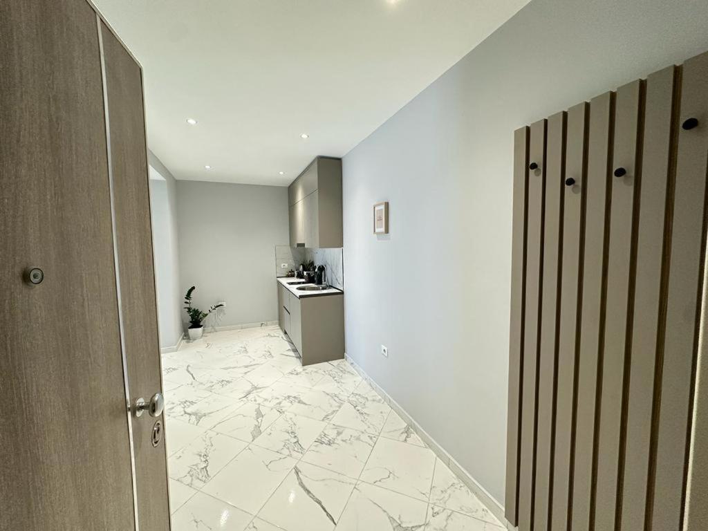 Trea Accomodations Vlorë Esterno foto