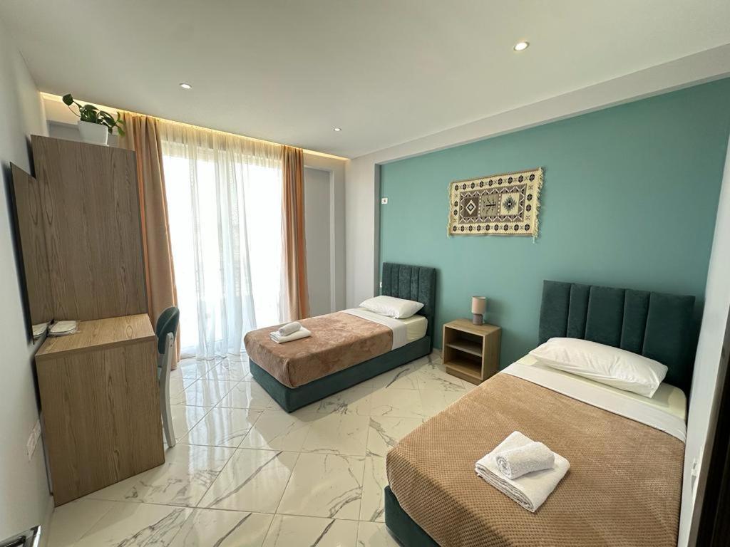 Trea Accomodations Vlorë Esterno foto