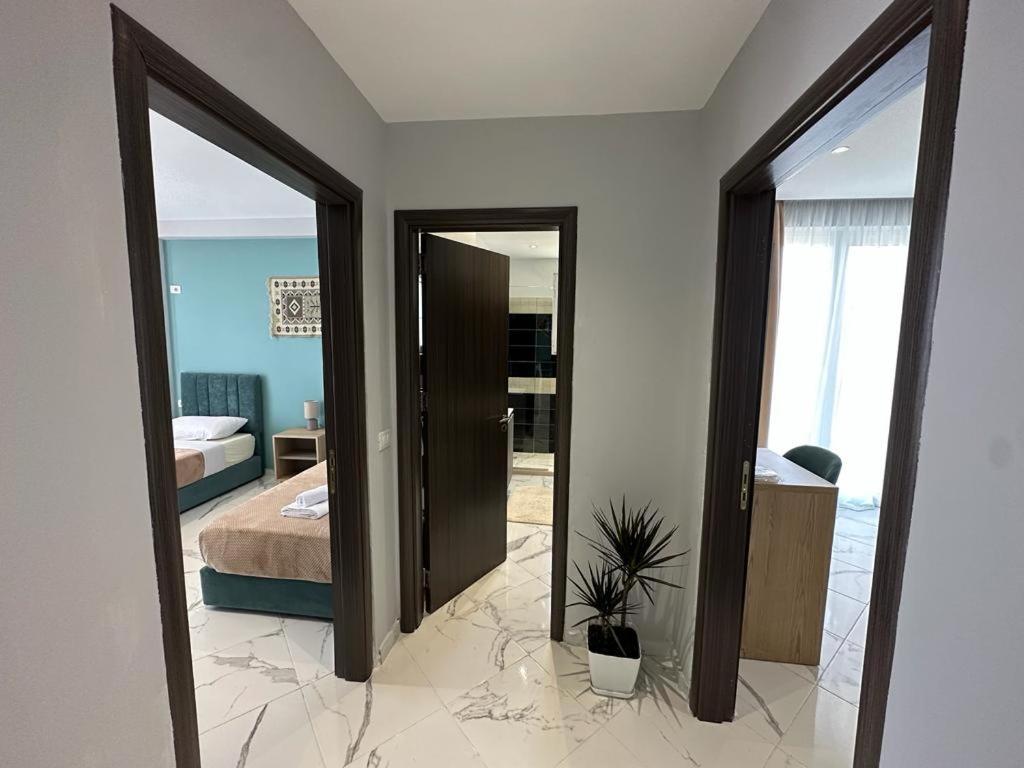 Trea Accomodations Vlorë Esterno foto