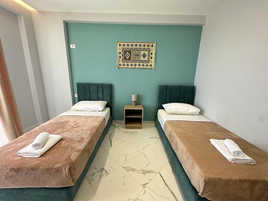 Trea Accomodations Vlorë Esterno foto